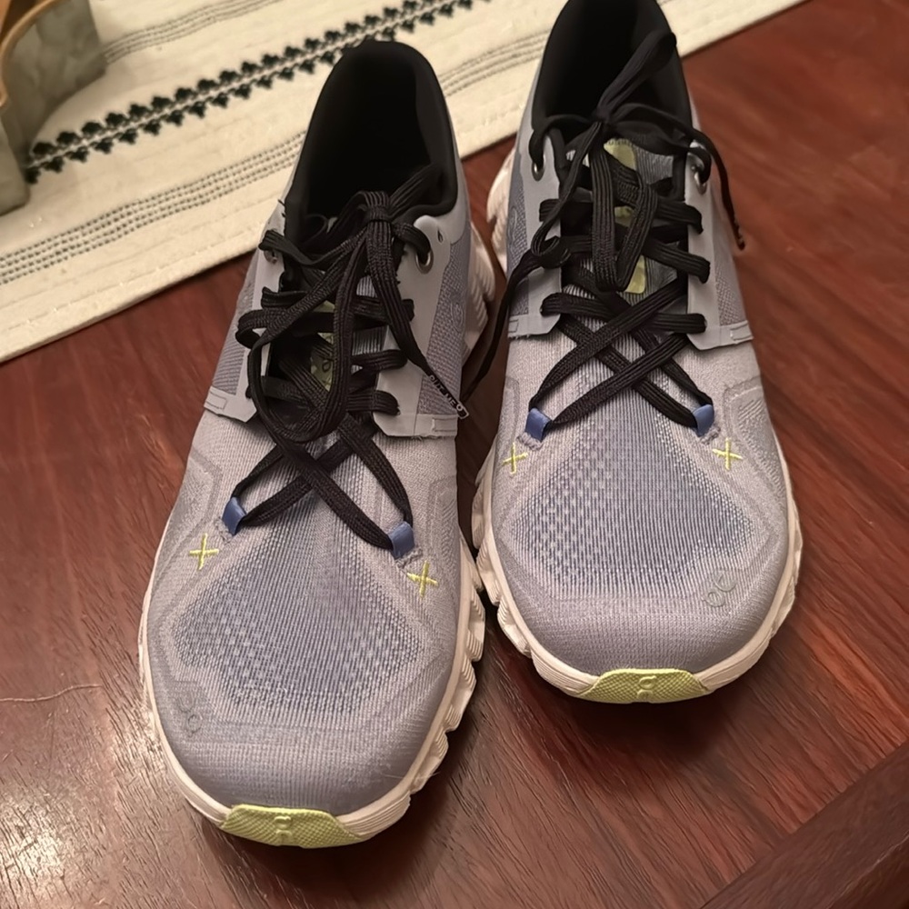 On Cloud Women’s Sneakers NEW